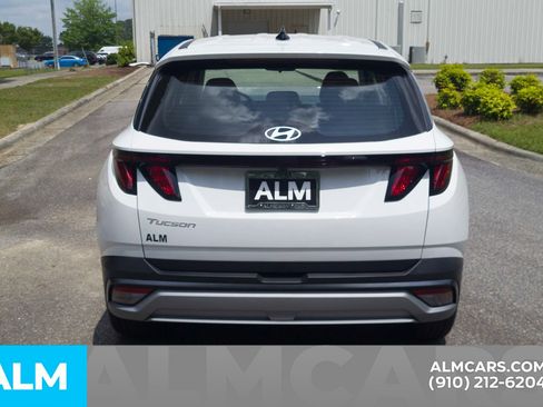 Used 2025 Hyundai Tucson SE FWD image 7
