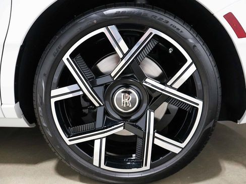 Used 2025 Rolls-Royce Cullinan Black Badge AWD/4WD image 16