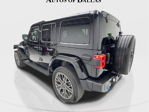 Used 2023 Jeep Wrangler Unlimited Sahara w/ Cold Weather Group image 10