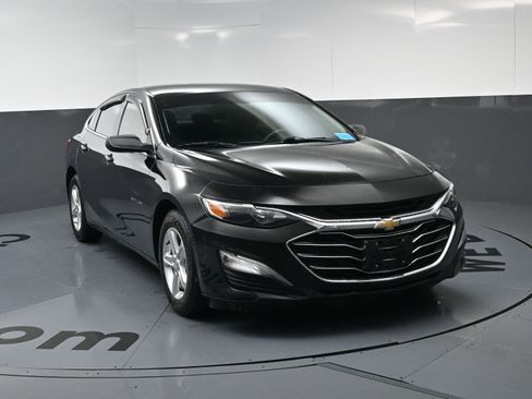 Used 2020 Chevrolet Malibu LS FWD image 3