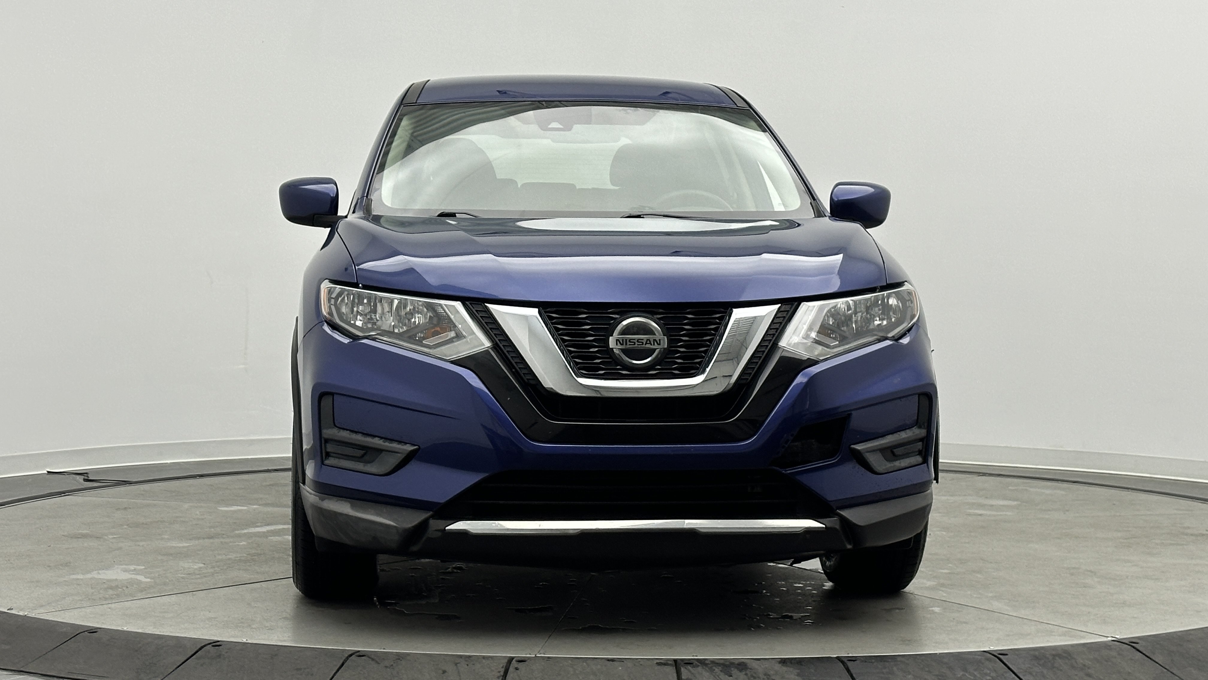 Used 2020 Nissan Rogue S FWD image 2