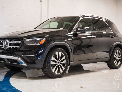 Used 2025 Mercedes-Benz GLE 450e 4MATIC image 4