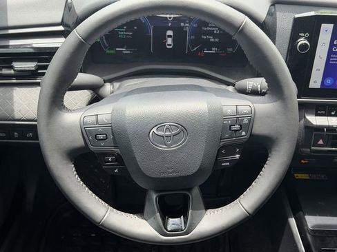 Used 2026 Toyota Camry XLE FWD image 11