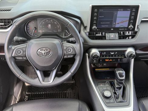 Used 2019 Toyota RAV4 Limited w/ Advanced Technology Package image 12