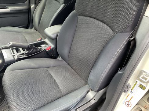 Used 2015 Subaru Crosstrek 2.0i Premium AWD/4WD image 9