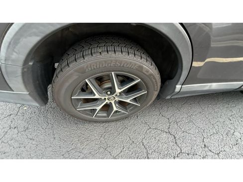 Used 2017 Toyota RAV4 SE FWD image 12