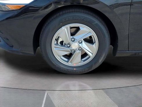 New 2026 Hyundai Elantra SE FWD image 15