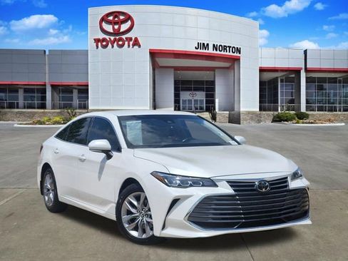 Used 2020 Toyota Avalon XLE FWD image 1
