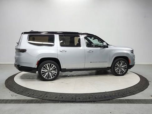 Used 2022 Jeep Grand Wagoneer Series III AWD/4WD image 8