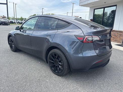 Used 2021 Tesla Model Y Long Range image 5