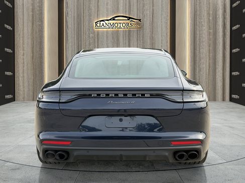 Used 2023 Porsche Panamera 4 Platinum Edition image 14
