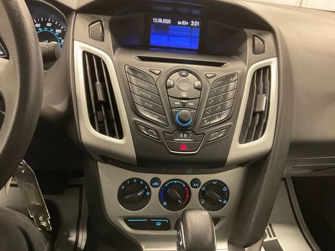 Used 2013 Ford Focus SE w/ SE Winter Pkg image 15
