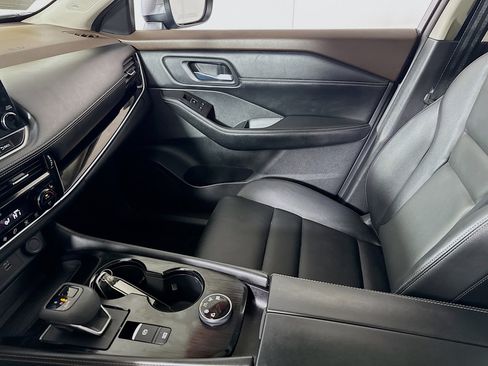 Used 2023 Nissan Rogue SL w/ SL Premium Package image 25