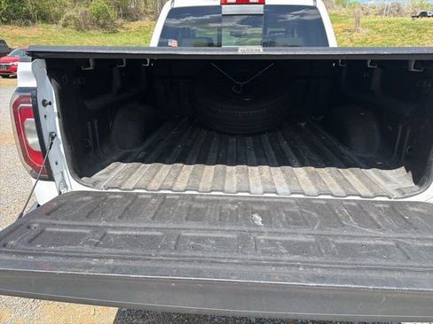 Used 2017 GMC Sierra 1500 SLT w/ SLT Premium Package image 9