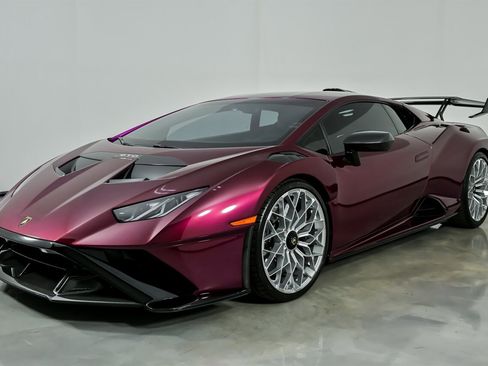 Used 2022 Lamborghini Huracan STO image 10