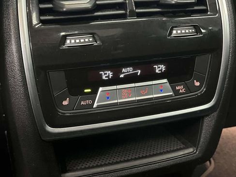 Used 2025 BMW X7 xDrive40i w/ Premium Package AWD/4WD image 26