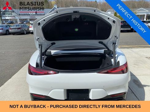 Used 2022 Mercedes-Benz SL 55 AMG 4MATIC w/ Driver Assistance Package image 32
