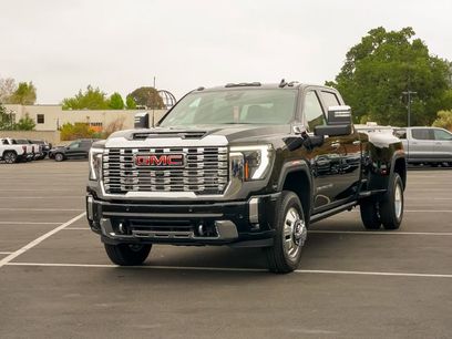 New 2026 GMC Sierra 3500 Denali w/ Denali Reserve Package