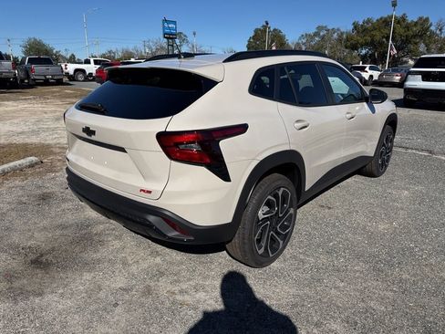 New 2026 Chevrolet Trax RS image 4