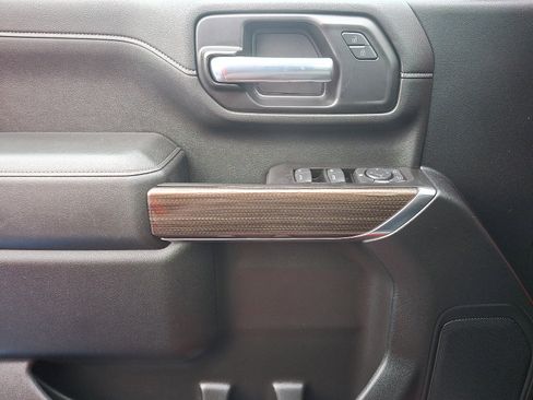 Used 2021 Chevrolet Silverado 2500 LT w/ Convenience Package image 9