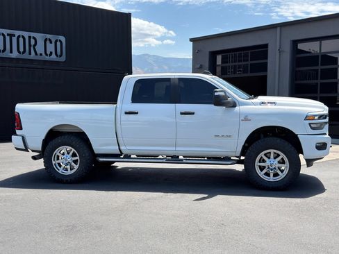 Used 2025 RAM 2500 Big Horn AWD/4WD image 3