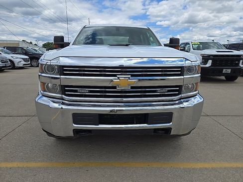 Used 2018 Chevrolet Silverado 2500 W/T w/ Snow Plow Prep Package image 4