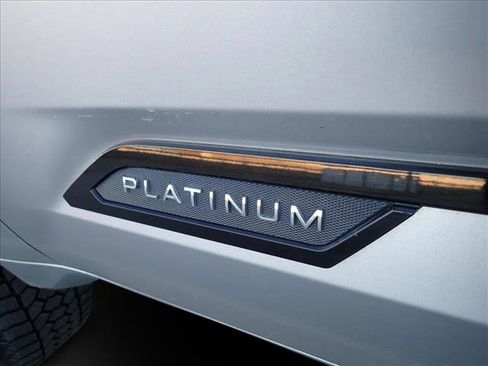 Used 2023 Toyota Tundra Platinum image 8