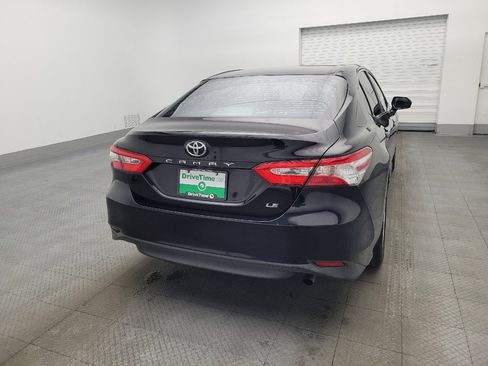 Used 2018 Toyota Camry LE image 7