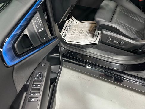 Used 2025 BMW X3 xDrive30i w/ M Sport Package image 9