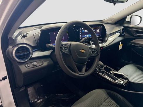 New 2026 Chevrolet Trax LT w/ LPO, Blackout Package image 10