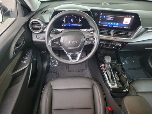 Certified 2025 Chevrolet Trax ACTIV w/ Driver Confidence Package FWD image 7