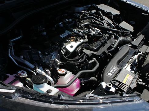 Used 2025 Toyota Corolla Cross AWD Hybrid image 32