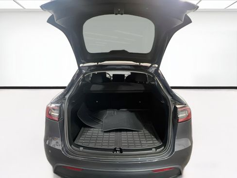Used 2023 Tesla Model Y Long Range AWD/4WD image 19