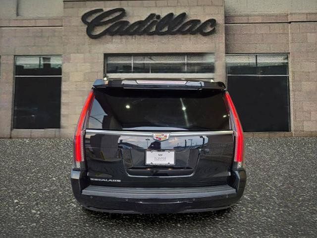 Used 2017 Cadillac Escalade Luxury AWD/4WD image 4