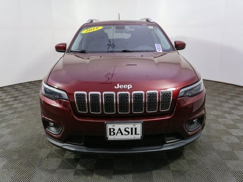 Used 2019 Jeep Cherokee Latitude w/ Cold Weather Group image 4