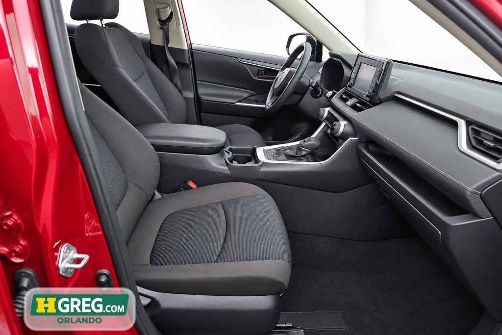 Used 2021 Toyota RAV4 LE w/ Carpet Mat Package (TMS) AWD/4WD image 11