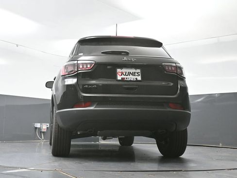 New 2026 Jeep Compass Limited w/ Sun, Sound & Navigation Group AWD/4WD image 44