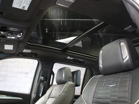 Used 2026 Cadillac Escalade V AWD/4WD image 22