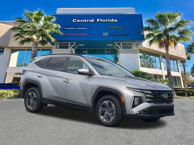 Used 2025 Hyundai Tucson Blue AWD/4WD image 2