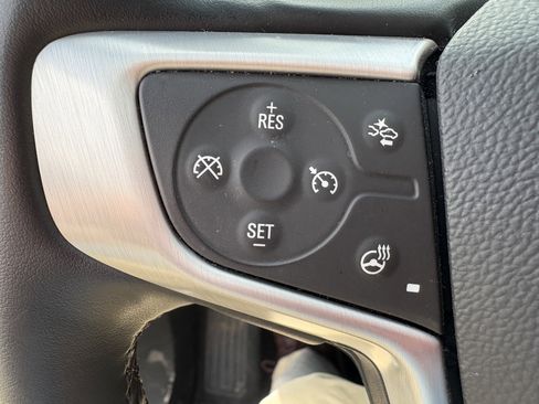Used 2023 GMC Acadia SLT w/ Preferred Package image 10