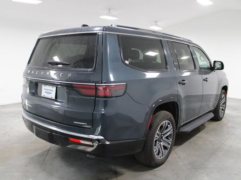 Used 2024 Jeep Wagoneer Series II image 9