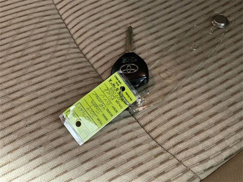 Used 2019 Toyota 4Runner SR5 w/ Phone Cable & Charge Package image 19