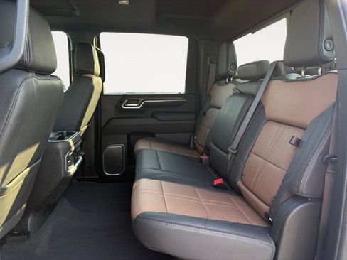 Used 2024 Chevrolet Silverado 2500 High Country w/ High Country Premium Package AWD/4WD image 6