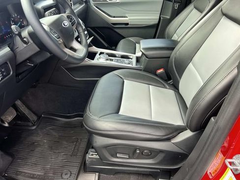 Certified 2023 Ford Explorer XLT w/ Equipment Group 202A AWD/4WD image 18