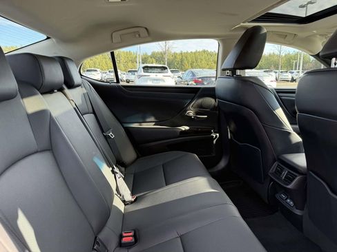 Used 2024 Lexus ES 300h w/ Premium Package image 16