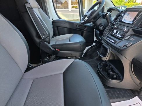 Used 2024 RAM ProMaster 2500 w/ Convenience Group FWD image 15