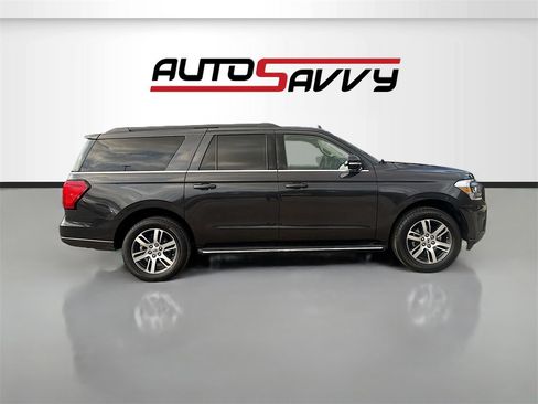 Used 2023 Ford Expedition Max XLT image 8