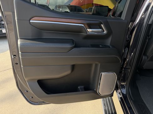 Used 2024 GMC Sierra 1500 Denali w/ Denali Reserve Package RWD image 16
