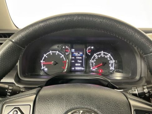 Used 2022 Toyota 4Runner SR5 Premium w/ Moonroof Package RWD image 10