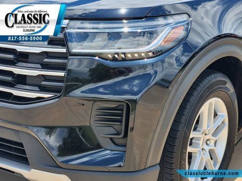 Used 2025 Ford Explorer Active RWD image 11
